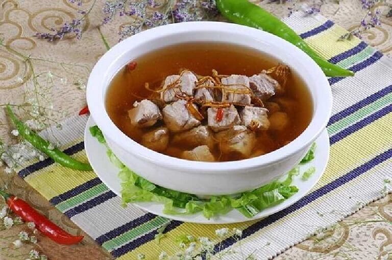DTHT-tuoi-ninh-cung-thit-heo-nac-giup-bo-mau